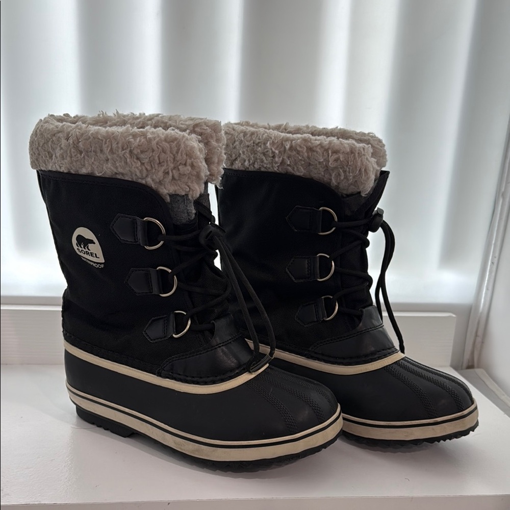 Sorel Black Winter Rain Boots with Fur Lining